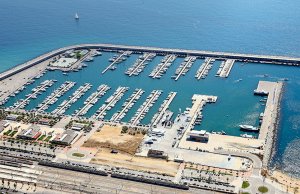 30 x 8 Meter Liegeplatz Vilanova I La Geltru Yachthafen