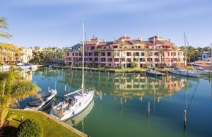 15 x 4.5 Meter Liegeplatz Sotogrande Yachthafen Zu Verkaufen