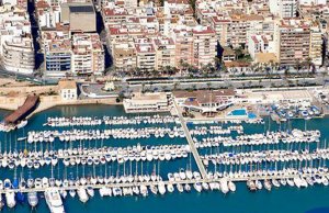 30 x 7 Meter Liegeplatz CN Torrevieja Yachthafen