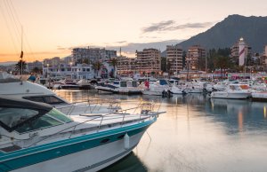 20 x 5 Meter Liegeplatz Deportivo Marbella Zu Vermieten