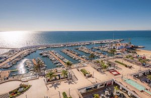 20 x 5 Meter Liegeplatz Deportivo Marbella Zu Vermieten