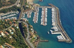 10 x 3.5 Meter Liegeplatz Port de la Rague Yachthafen Zu Verkaufen