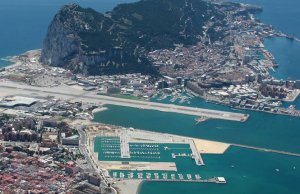 30 x 7.73 Meter Liegeplatz Alcaidesa Puerto Deportivo Yachthafen Zu Verkaufen