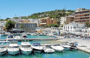 12 x 4.3 Meter Liegeplatz Yachthafen Port Calanova Zu Verkaufen