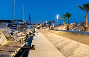 12 x 4.3 Meter Liegeplatz Yachthafen Port Calanova Zu Verkaufen