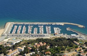 14 x 4.5 Meter Liegeplatz Torredembarra Yachthafen Zu Verkaufen