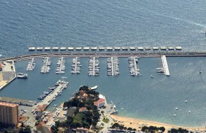 17.6 x 5.6 Meter Liegeplatz Sant Feliu de Guixols Yachthafen Zu Verkaufen