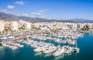 8 x 3 Meter Liegeplatz Estepona Yachthafen Zu Vermieten