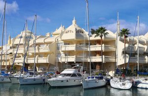 12 x 3.8 Meter Liegeplatz Benalmadena Yachthafen Zu Vermieten