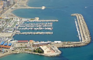 8 x 3 Meter Liegeplatz Fuengirola Yachthafen Zu Vermieten