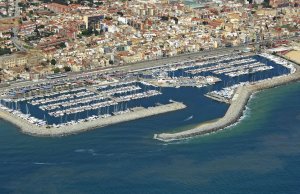 7.5 x 2.8 Meter Liegeplatz Port Masnou Yachthafen Zu Verkaufen