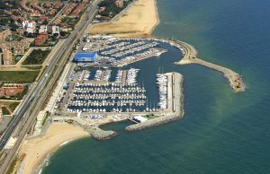 10 x 4 Meter Liegeplatz Port Balis Yachthafen Zu Verkaufen