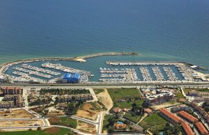 10 x 4 Meter Liegeplatz Port Balis Yachthafen Zu Verkaufen