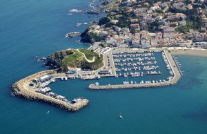 6 x 3 Meter Liegeplatz Port de Llanca Yachthafen Zu Verkaufen