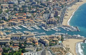 6 x 2.5 Meter Liegeplatz Port De Frejus Yachthafen Zu Verkaufen