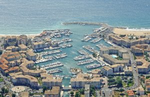 15 x 4.5 Meter Liegeplatz Port De Frejus Yachthafen Zu Verkaufen