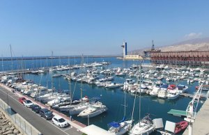 9 x 3.5 Meter Liegeplatz Club de Mar Almeria Yachthafen Zu Verkaufen