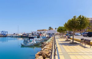 8 x 3 Meter Liegeplatz Real Club Nauticio Roquetas de Mar Yachthafen Zu Verkaufen