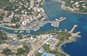 8 x 3 Meter Liegeplatz Real Club Nautico Porto Petro Yachthafen Zu Verkaufen