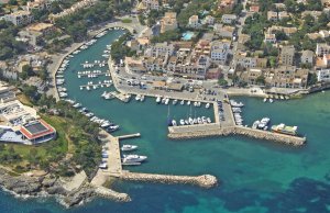 10 x 4 Meter Liegeplatz Real Club Nautico Porto Petro Yachthafen Zu Verkaufen