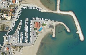 8 x 3 Meter Liegeplatz Club Nautico Oliva Yachthafen Zu Verkaufen