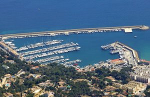 8 x 3 Meter Liegeplatz Club Nautico Javea Yachthafen Zu Verkaufen