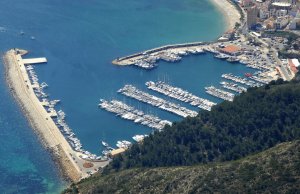 5.5 x 2.5 Meter Liegeplatz Club Nautico Javea Yachthafen Zu Verkaufen