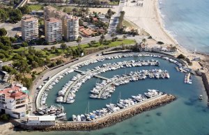 8 x 3 Meter Liegeplatz Club Nàutico Dehesa de Campoamor Yachthafen Zu Verkaufen