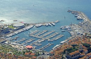 8 x 3 Meter Liegeplatz Le Vieux - Port De Cannes Yachthafen Zu Verkaufen