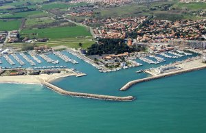 8 x 3 Meter Liegeplatz Port de Saint Cyprien Zu Verkaufen