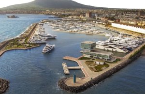 100 x 18 Meter Liegeplatz Yachthafen di Stabia Zu Verkaufen