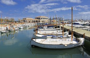 8 x 3 Meter Liegeplatz Puerto de Pollensa Yachthafen Zu Verkaufen