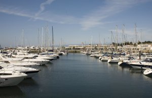 8 x 3 Meter Liegeplatz Yachthafen de Cascais Zu Verkaufen