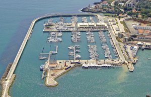 6.15 x 2.4 Meter Liegeplatz Yachthafen de Cascais Zu Verkaufen