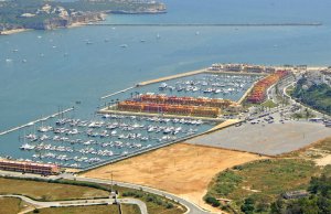 8 x 3 Meter Liegeplatz Yachthafen de Portimao Zu Verkaufen