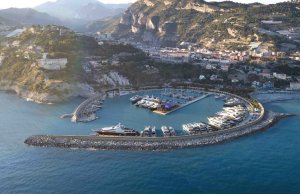 28 x 7 Meter Liegeplatz Yachthafen Cala del Forte Monoco Zu Verkaufen