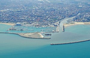 15 x 4.5 Meter Liegeplatz Yachthafen di Pescara Zu Verkaufen