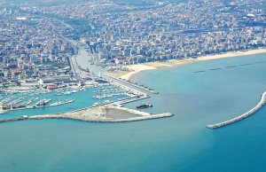 15 x 4.5 Meter Liegeplatz Yachthafen di Pescara Zu Verkaufen