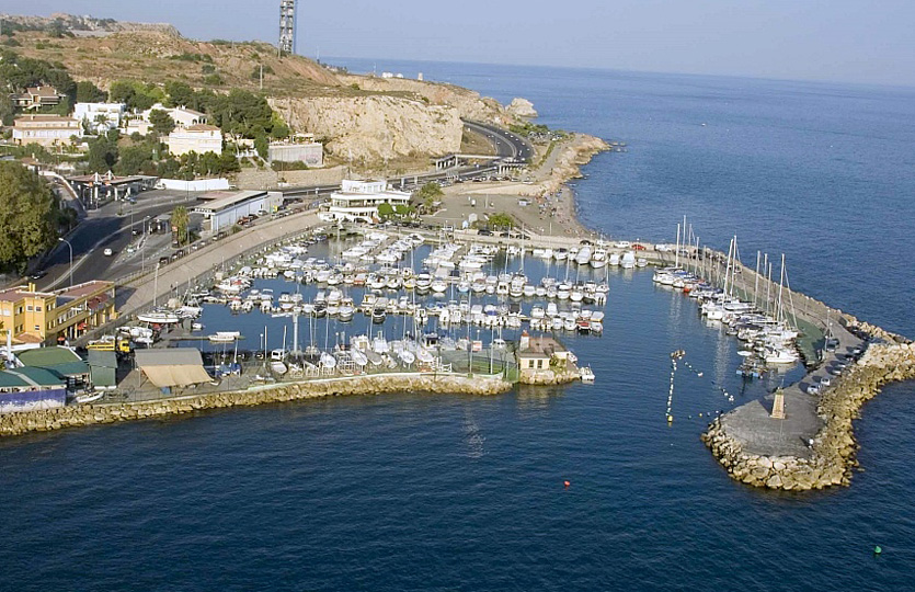 Club Nautico El Candado Yachthafen - Yachthafen Liegeplätze