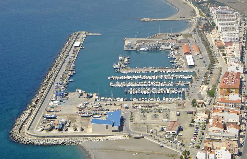 Puerto Caleta de Vélez Yachthafen - Yachthafen Liegeplätze